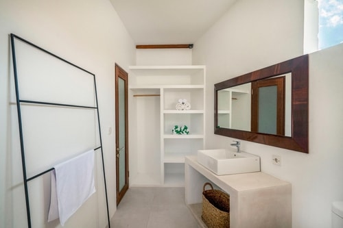 Boutique 1BR Escape near Batu Belig Beach