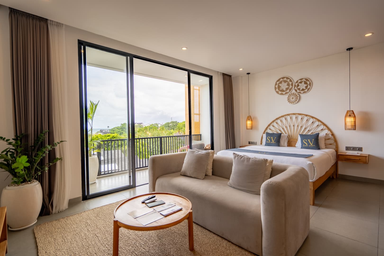 1BR Canggu Pool Suite | Walk to Batu Belig Beach