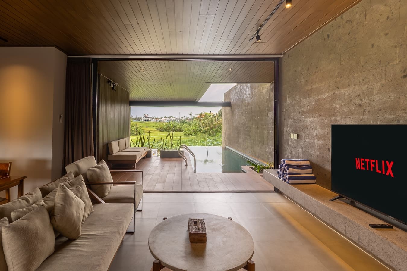 Tamora - 3BR Villa with Paddy View Pool, Canggu