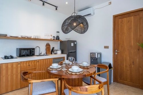 Elena Villa - 2BR with Rooftop and Pool, Cemagi