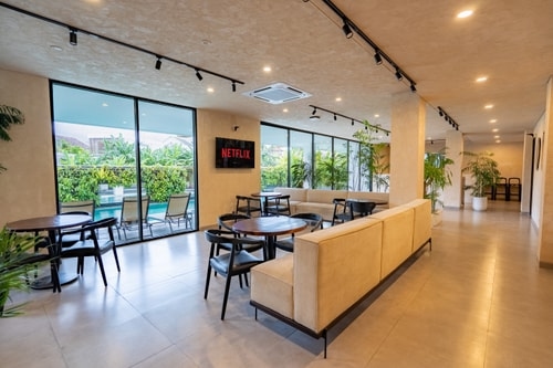 Modern 2BR Batu Belig Beach | Pool & Work Hub