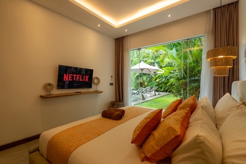Flores - 4 Bedroom Villa with Long Pool, Berawa