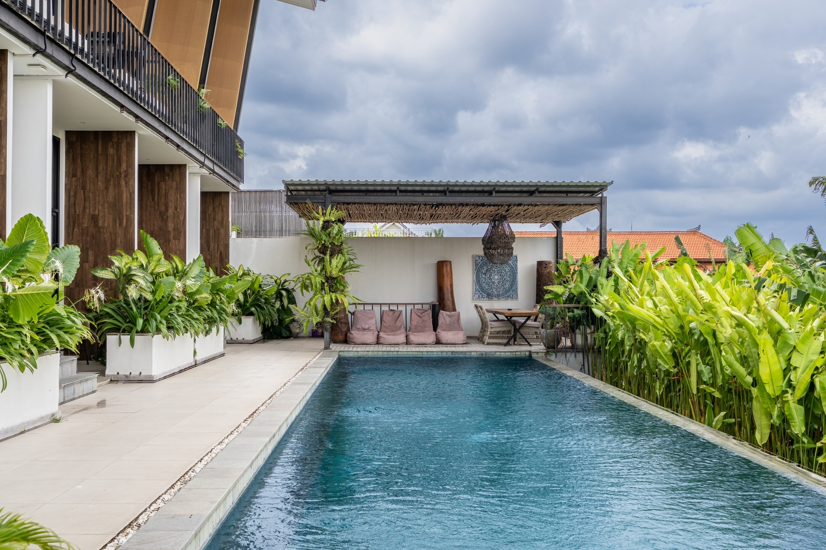 Karra 5 - 1BR Apartment with Infinity Pool, Canggu