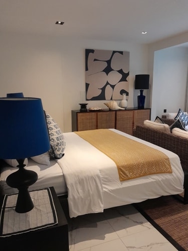 1BR Apart w/ Living Room, Kitchennete & Patio