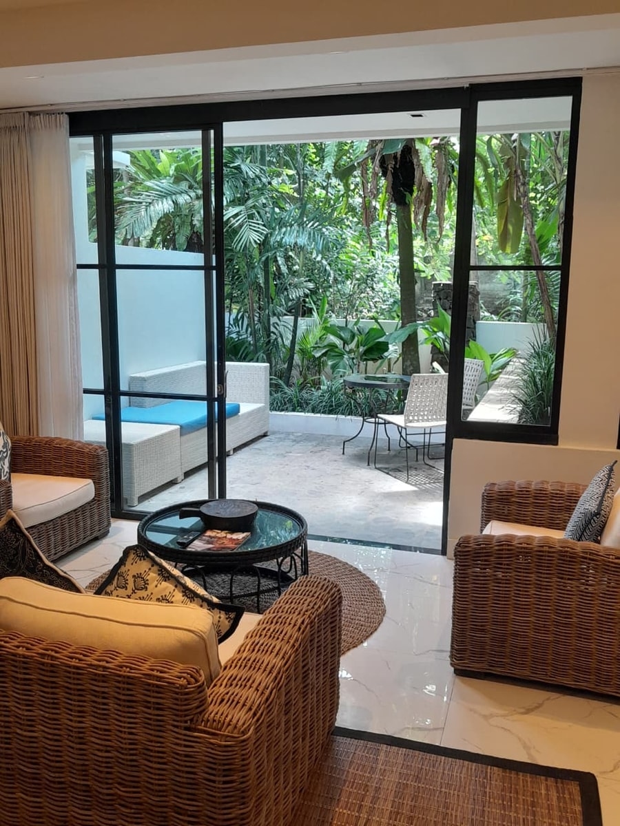 1BR Apart w/ Living Room, Kitchennete & Patio