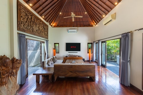 3BR Tropical Villa w/ Gazebo & Rooftop Lounge
