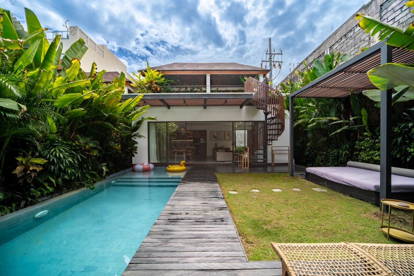 Red Sunset - 4BR Villa with Pool, Canggu