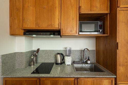 Canggu 1BR Suite | Poolbliss, walk to Beach & Cafe