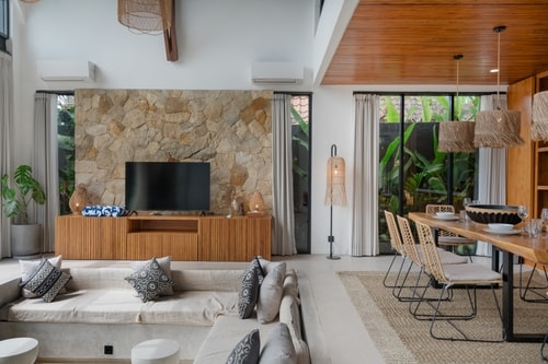 Tukad Hut - 2BR Glass-Frame Pool Villa, Canggu