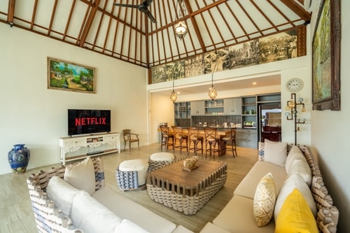 Aliya Villa - 4 Bedroom Villa with Pool, Sanur