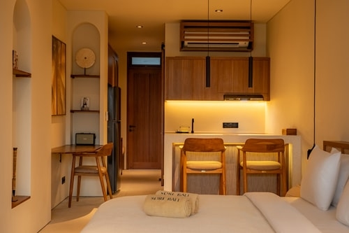 Chic-Design Canggu Studio | Poolside & Work-Hub