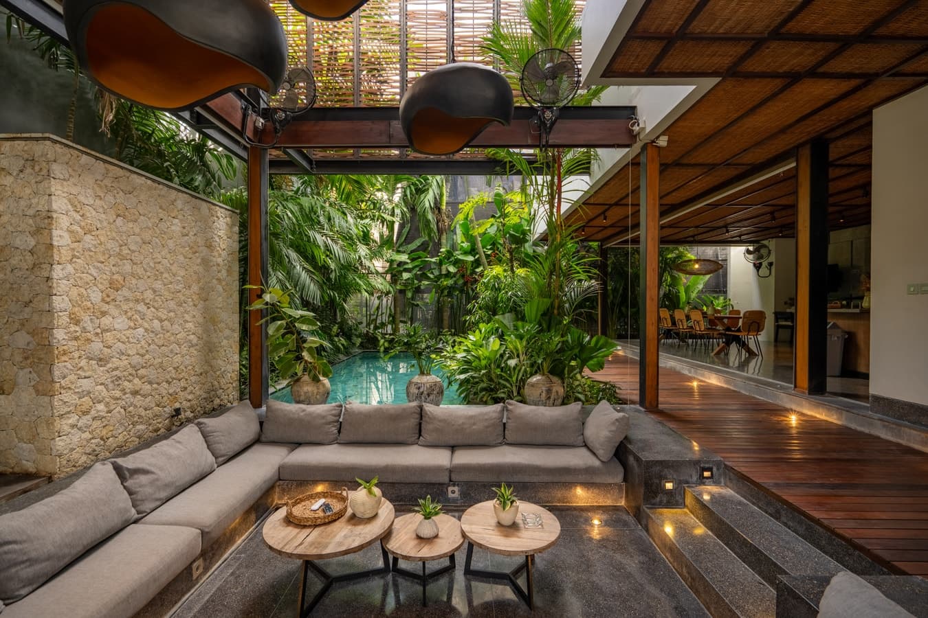 Hollow - 5BR Villa with Pool and Rooftop, Canggu