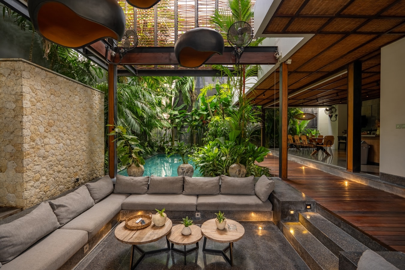Hollow - 5BR Villa with Pool and Rooftop, Canggu