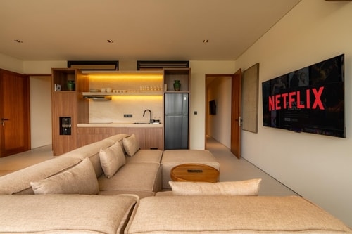 Canggu Stunning 2BR Balcony Studio & Pool Access