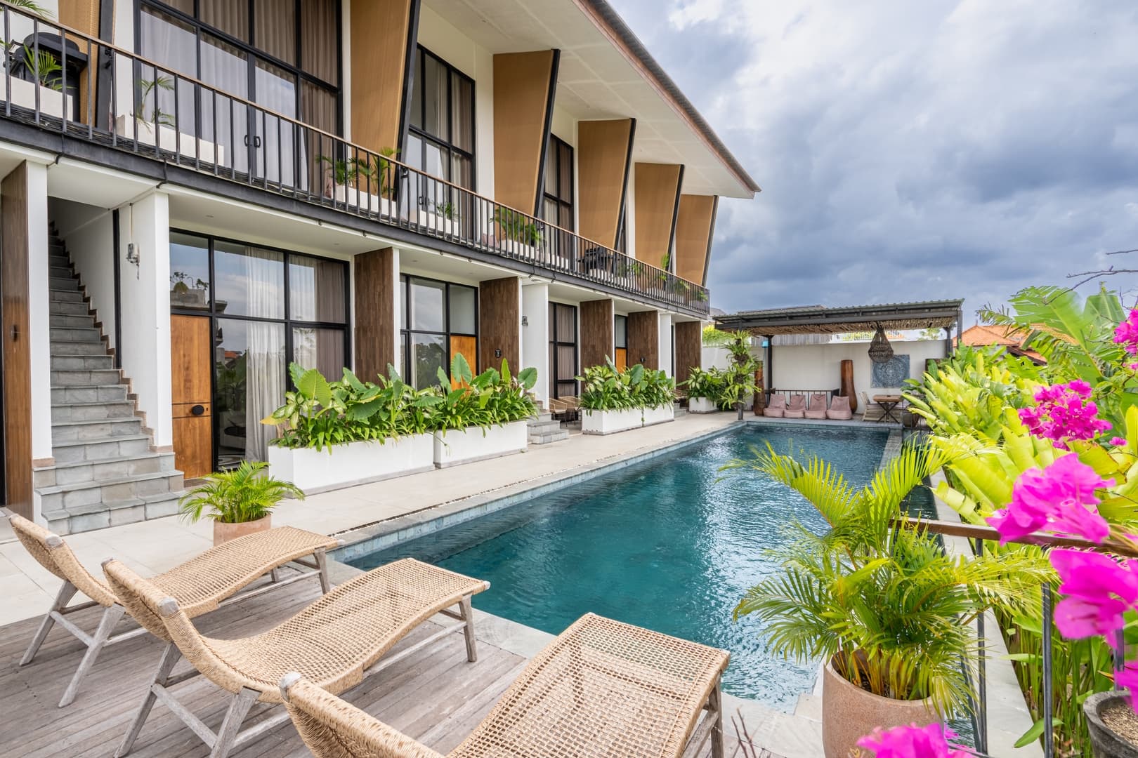 Karra 6 - 1BR Apartment with Infinity Pool, Canggu
