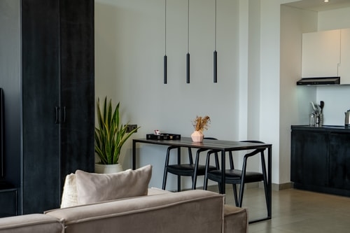 Canggu 1BR Near Batu Belig Beach | Pool Access