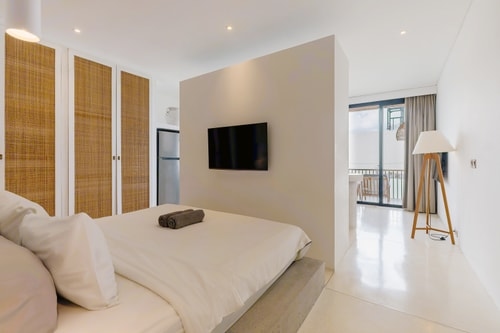 Sore 17 - 1 Bedroom Apartment with Pool, Pererenan